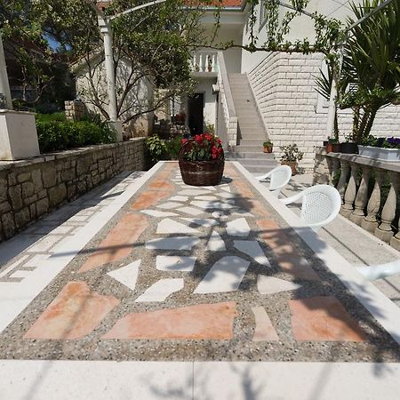 Apartments Sarah Medvinjak Екстер'єр фото