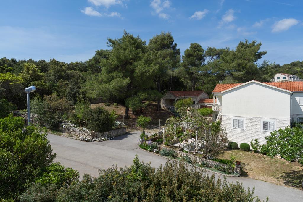 Apartments Sarah Medvinjak Екстер'єр фото